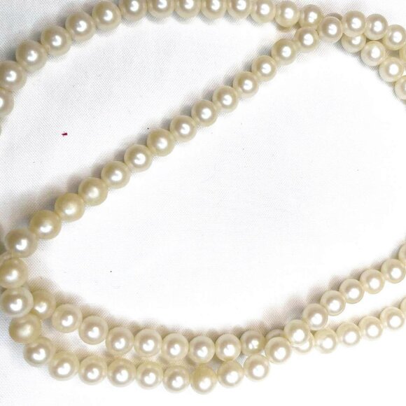Vintage Faux Pearl Necklace 1970s–1980s, Ivory Gloss Beads, 70 cm, No Clasp - Picture 3 of 9
